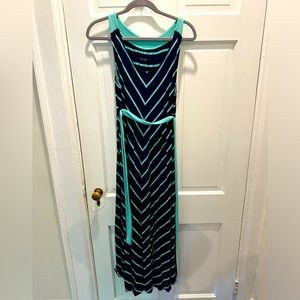 Maternity dress with sash